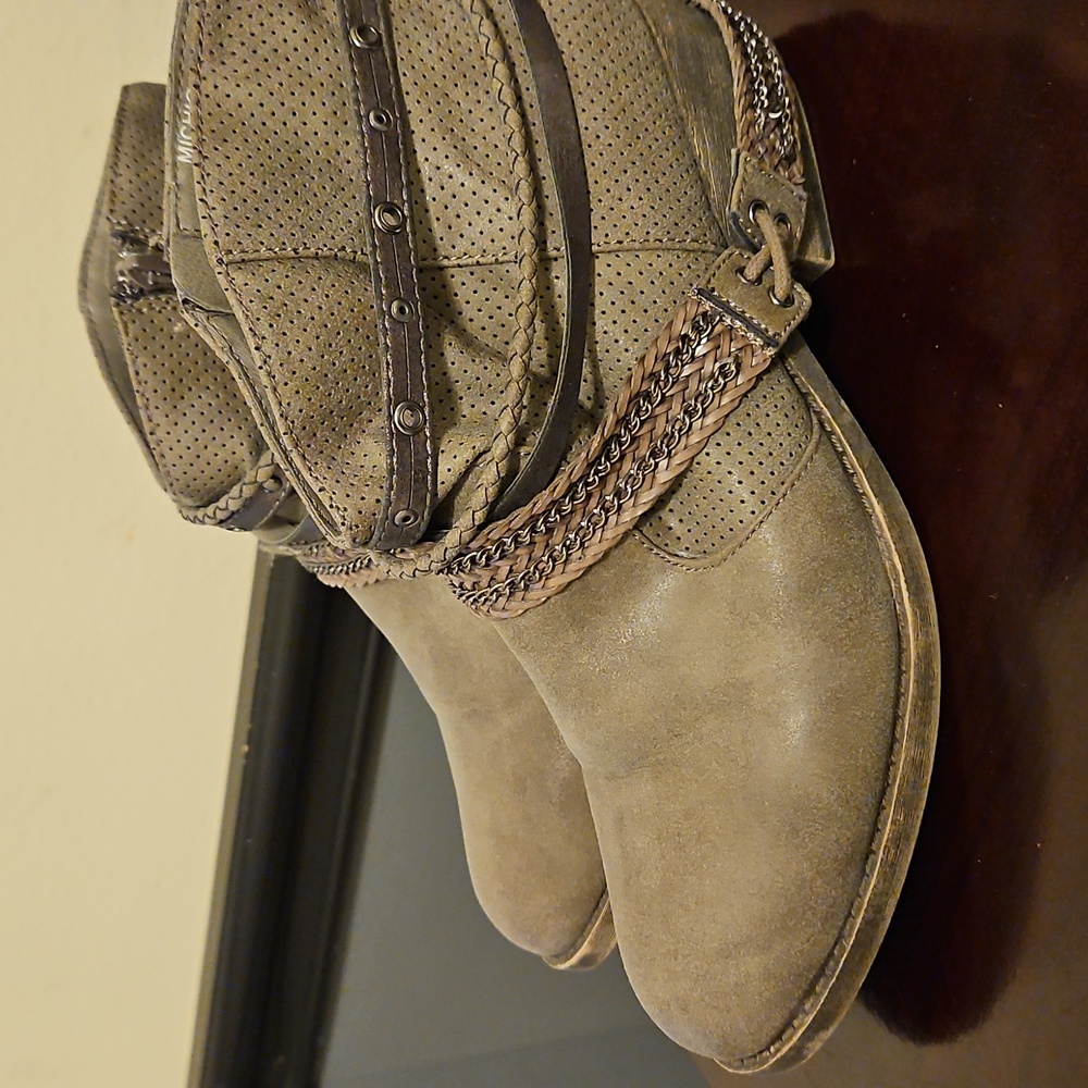 Women's Gray Ankle Boots